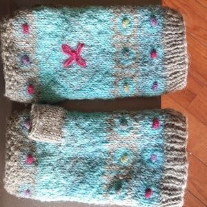 Lost Horizens handmade 100% wool fingerless gloves